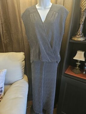 Black and White 2 Piece Set,Sleeveless